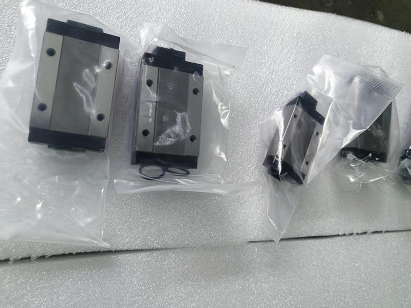 440C不锈钢导轨滑块1.jpg